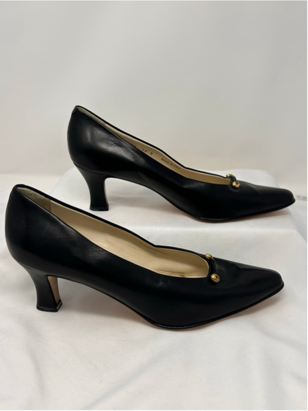 Bally Juniper Black Leather Gold Accent Kitten Heel Pumps Size 10
